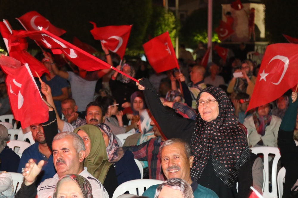Fotoğraflarla Akhisar'da demokrasi nöbetinin 25. günü 41