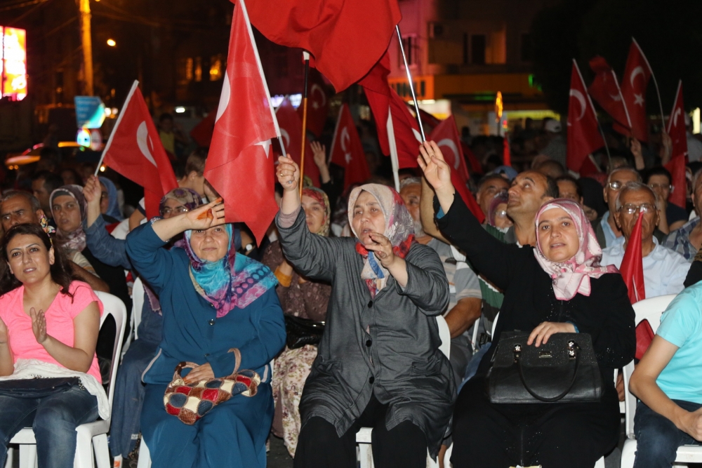 Fotoğraflarla Akhisar'da demokrasi nöbetinin 25. günü 5