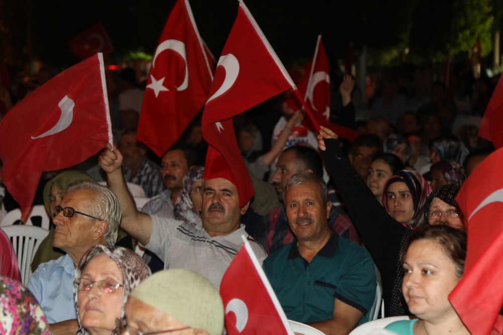 Fotoğraflarla Akhisar'da demokrasi nöbetinin 25. günü 8