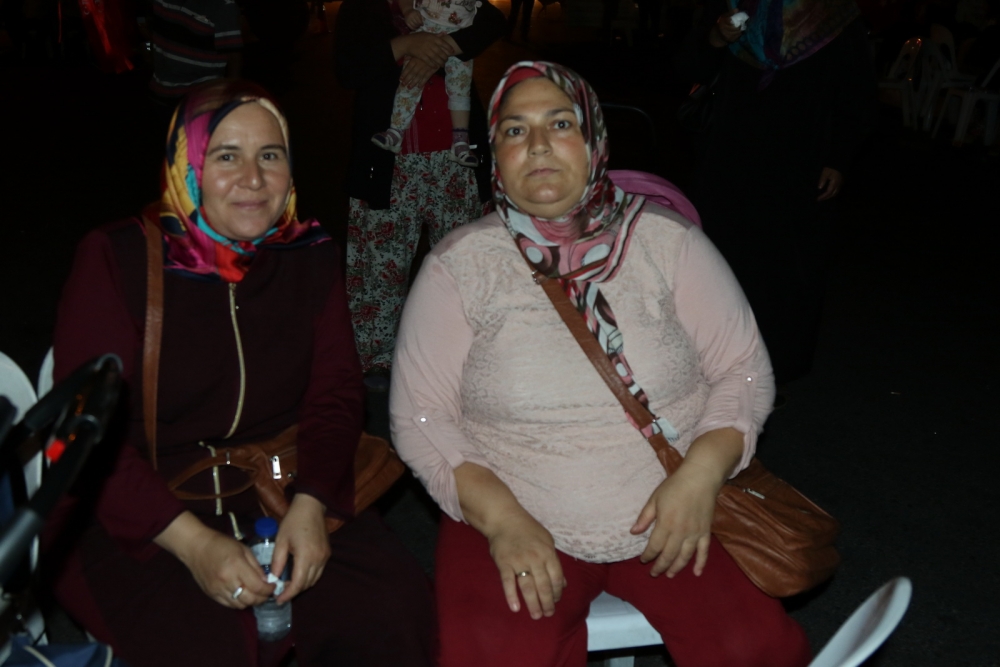 Fotoğraflarla Akhisar'daki demokrasi nöbetinin 26.günü 13