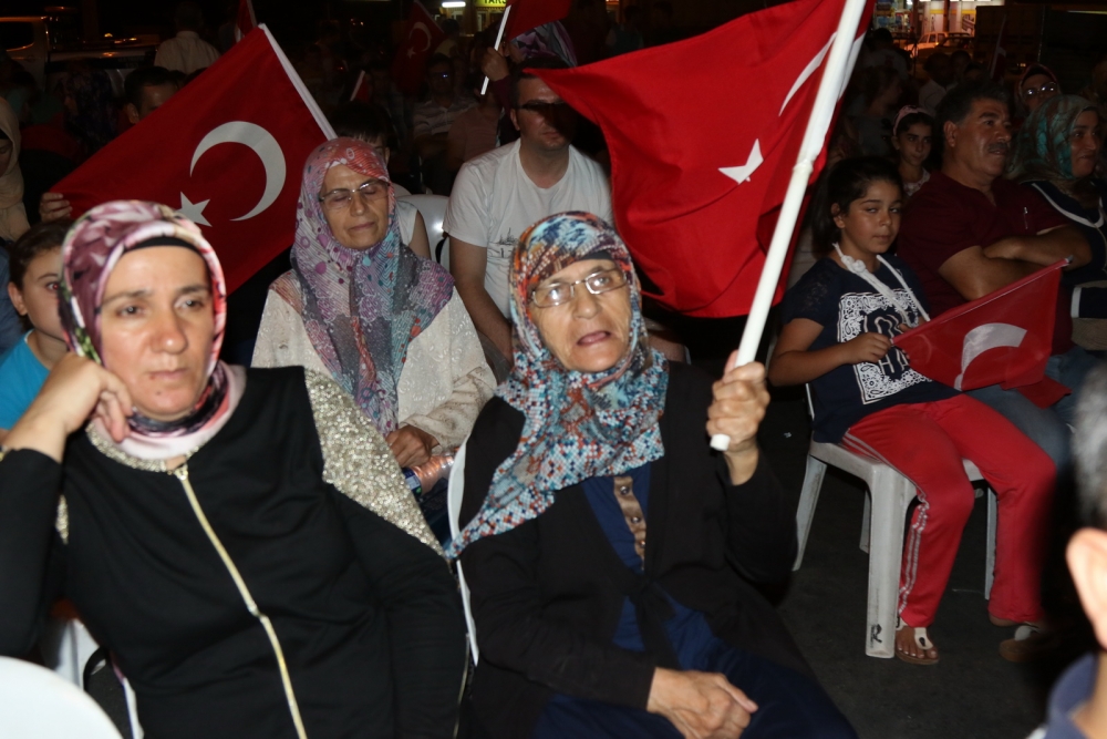 Fotoğraflarla Akhisar'daki demokrasi nöbetinin 26.günü 29