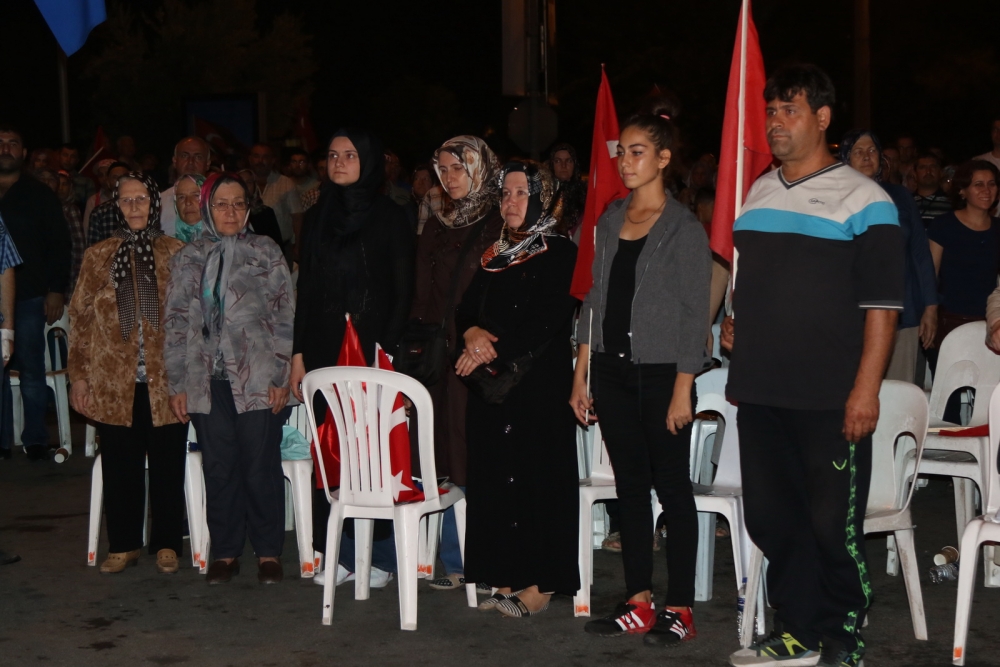 Fotoğraflarla Akhisar'daki demokrasi nöbetinin 26.günü 31