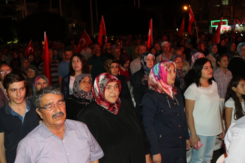 Fotoğraflarla Akhisar'daki demokrasi nöbetinin 26.günü 34