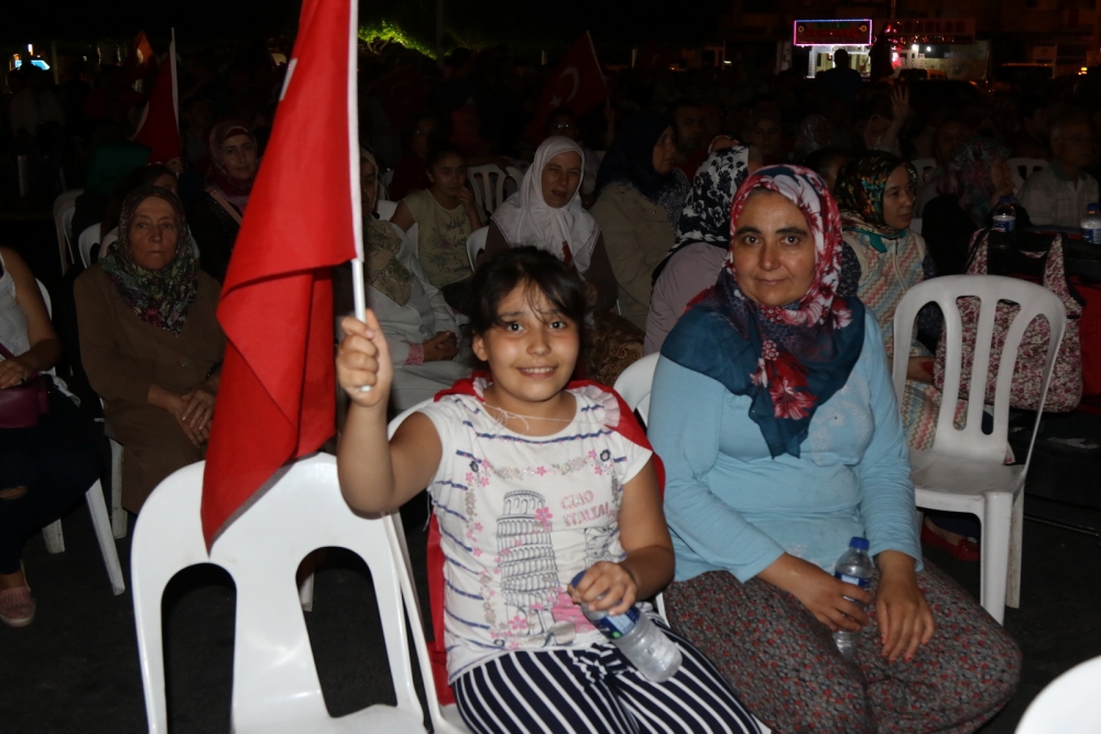 Fotoğraflarla Akhisar'daki demokrasi nöbetinin 26.günü 5