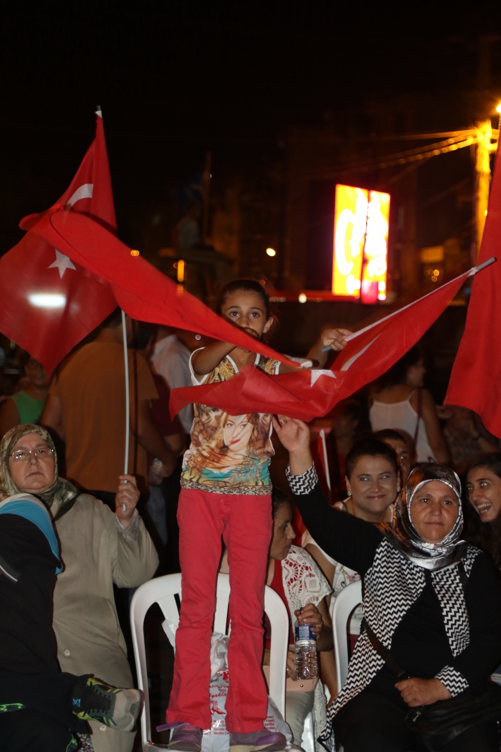Fotoğraflarla Akhisar'daki demokrasi nöbetinin 26.günü 8