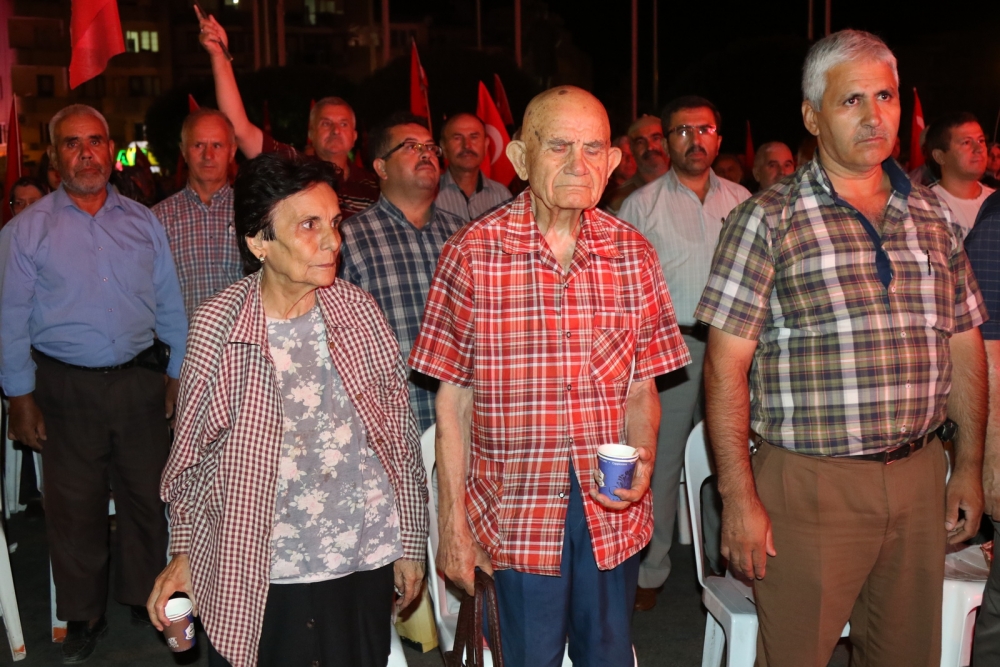Fotoğraflarla Akhisar'daki demokrasi nöbetinin son günü 11