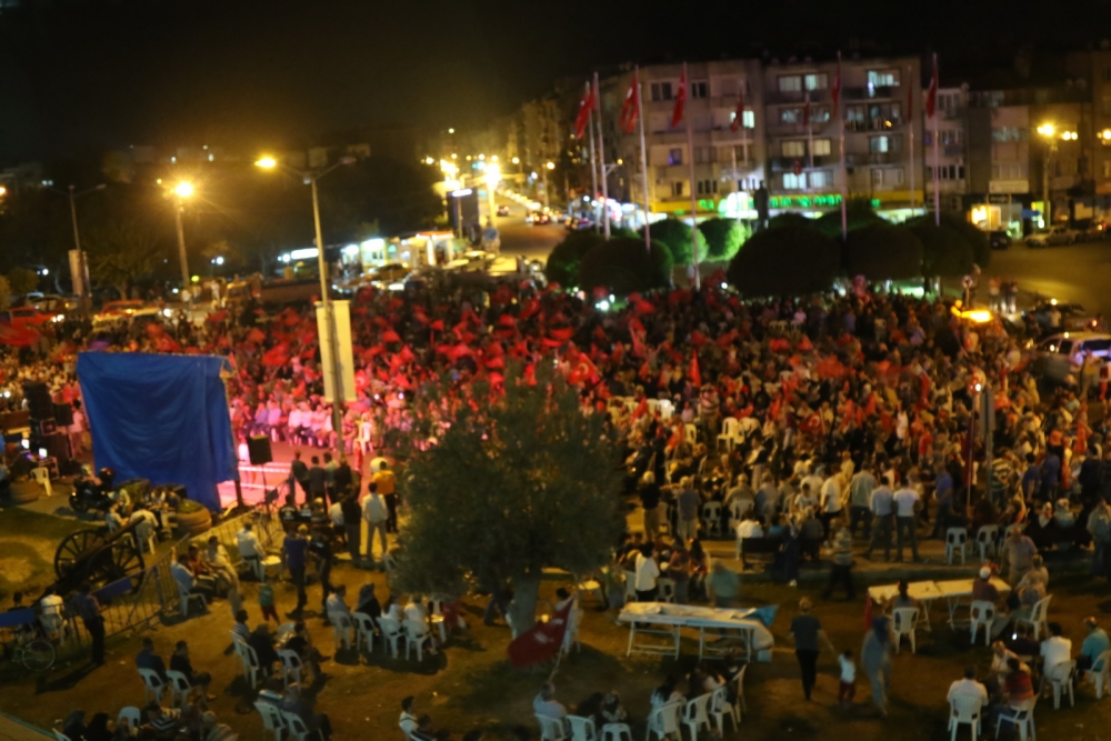 Fotoğraflarla Akhisar'daki demokrasi nöbetinin son günü 14