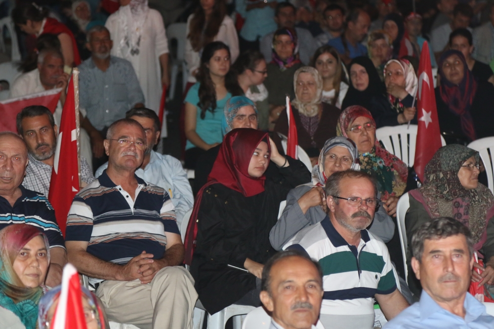 Fotoğraflarla Akhisar'daki demokrasi nöbetinin son günü 17