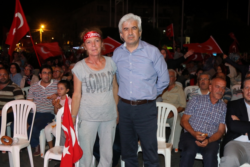 Fotoğraflarla Akhisar'daki demokrasi nöbetinin son günü 21