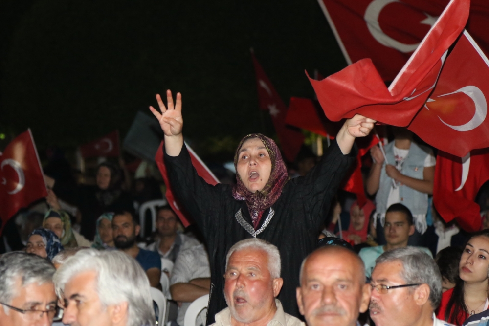 Fotoğraflarla Akhisar'daki demokrasi nöbetinin son günü 23