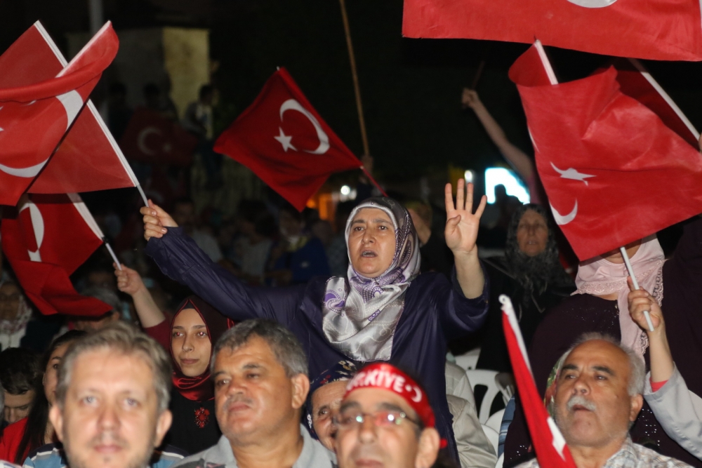 Fotoğraflarla Akhisar'daki demokrasi nöbetinin son günü 24