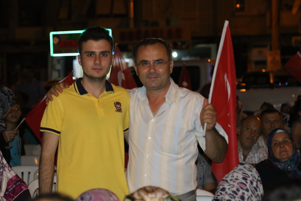 Fotoğraflarla Akhisar'daki demokrasi nöbetinin son günü 29