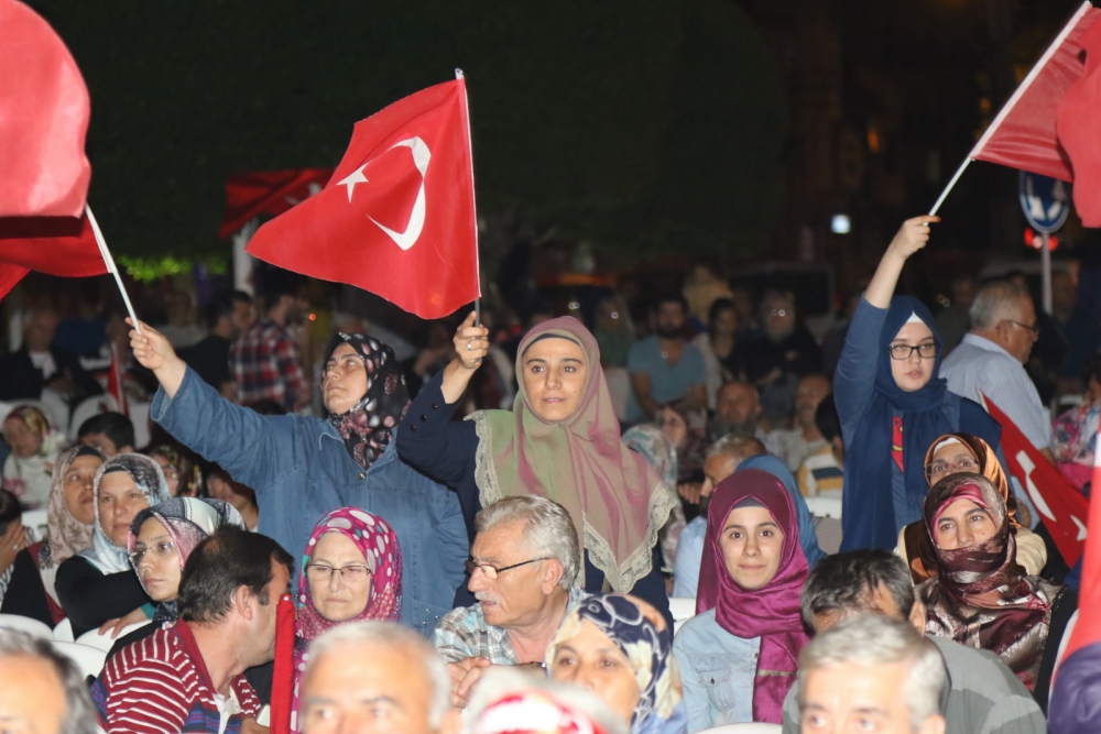 Fotoğraflarla Akhisar'daki demokrasi nöbetinin son günü 30