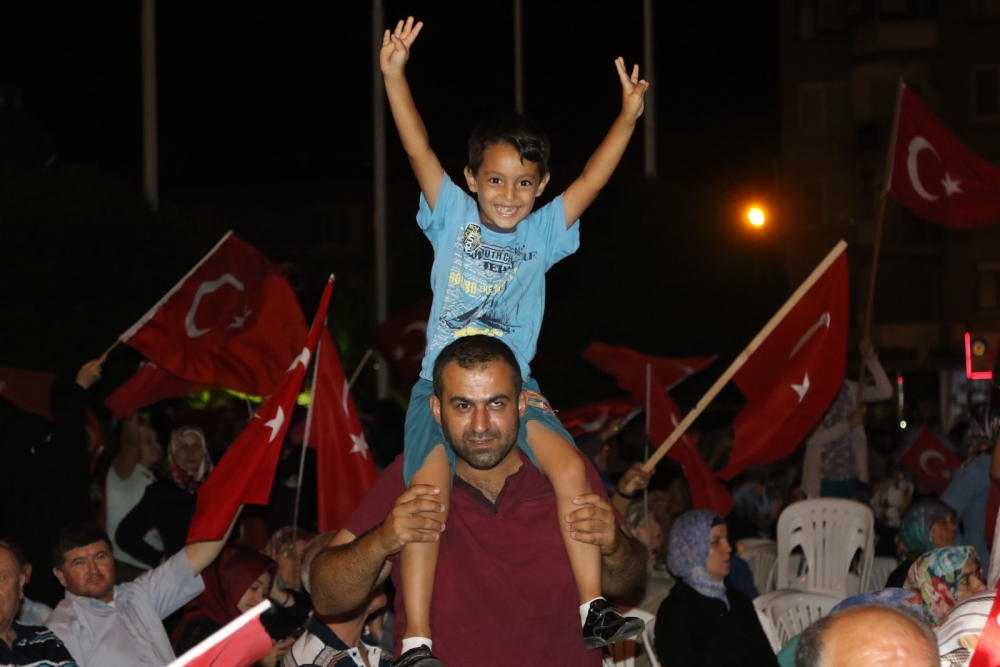 Fotoğraflarla Akhisar'daki demokrasi nöbetinin son günü 34