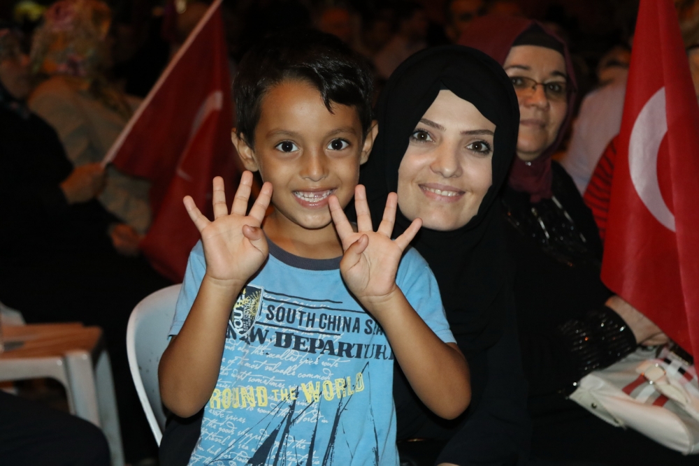 Fotoğraflarla Akhisar'daki demokrasi nöbetinin son günü 35
