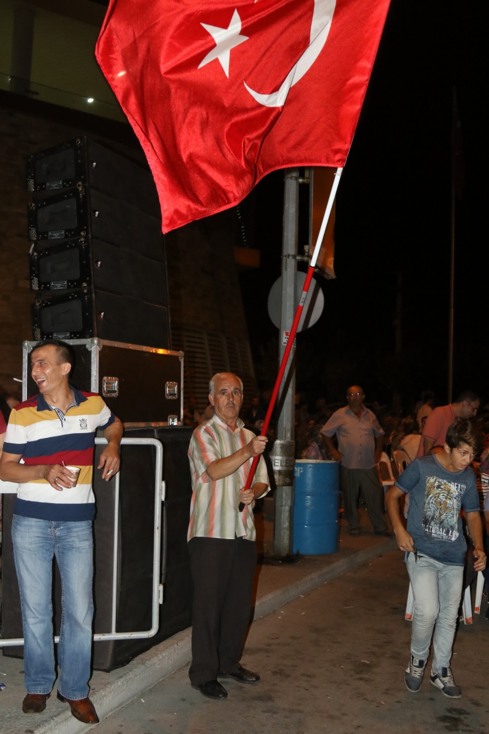 Fotoğraflarla Akhisar'daki demokrasi nöbetinin son günü 40