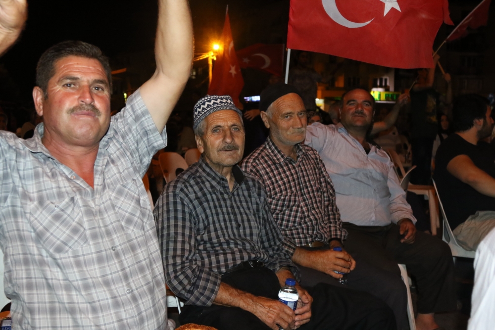 Fotoğraflarla Akhisar'daki demokrasi nöbetinin son günü 43