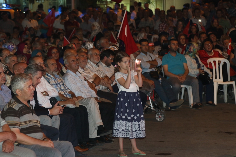 Fotoğraflarla Akhisar'daki demokrasi nöbetinin son günü 5