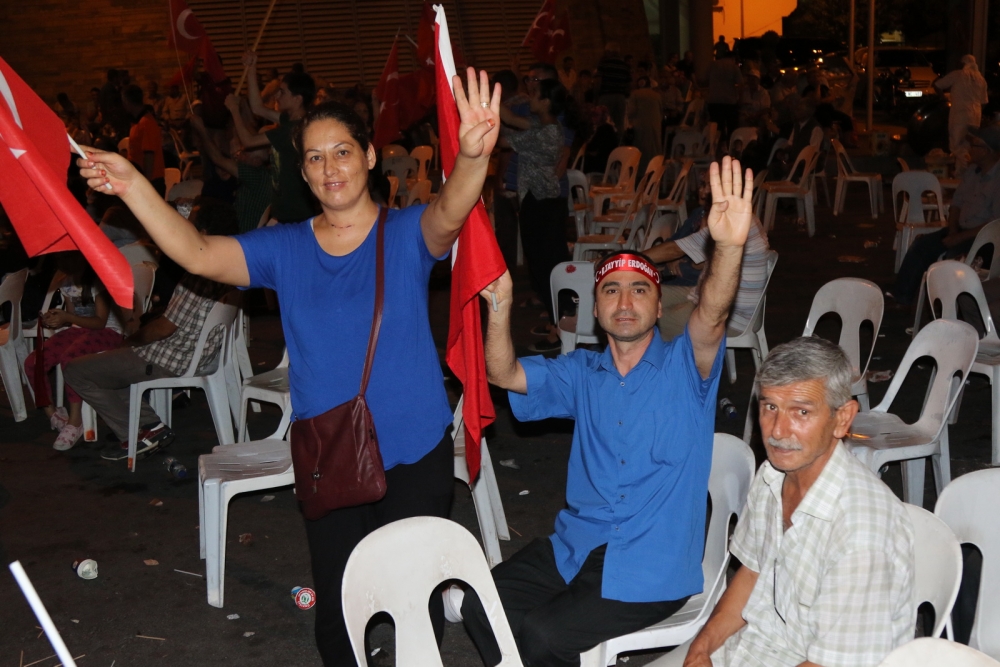 Fotoğraflarla Akhisar'daki demokrasi nöbetinin son günü 55