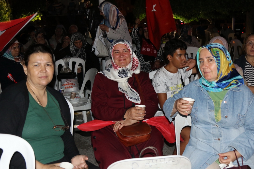 Fotoğraflarla Akhisar'daki demokrasi nöbetinin son günü 57