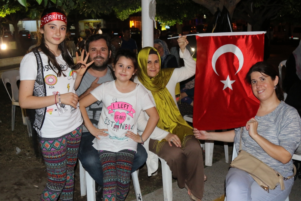 Fotoğraflarla Akhisar'daki demokrasi nöbetinin son günü 62