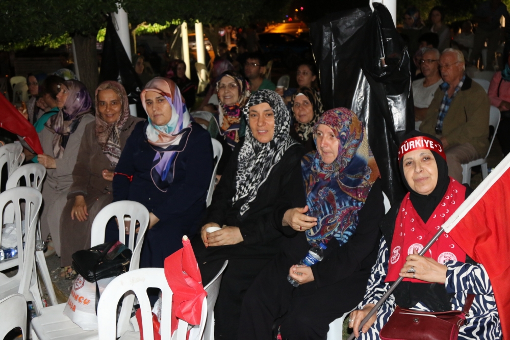 Fotoğraflarla Akhisar'daki demokrasi nöbetinin son günü 63