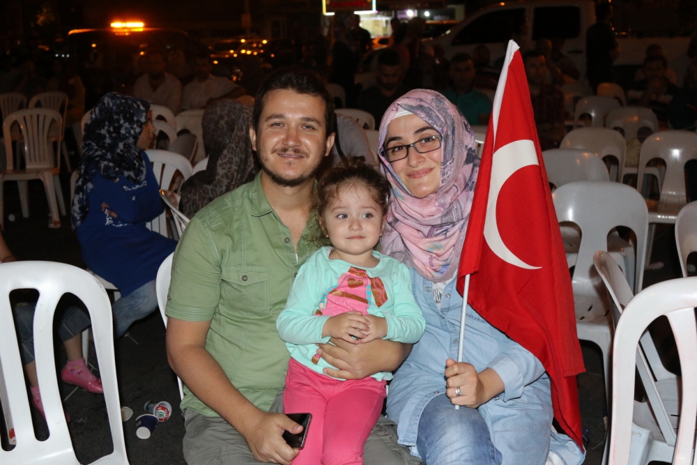 Fotoğraflarla Akhisar'daki demokrasi nöbetinin son günü 65