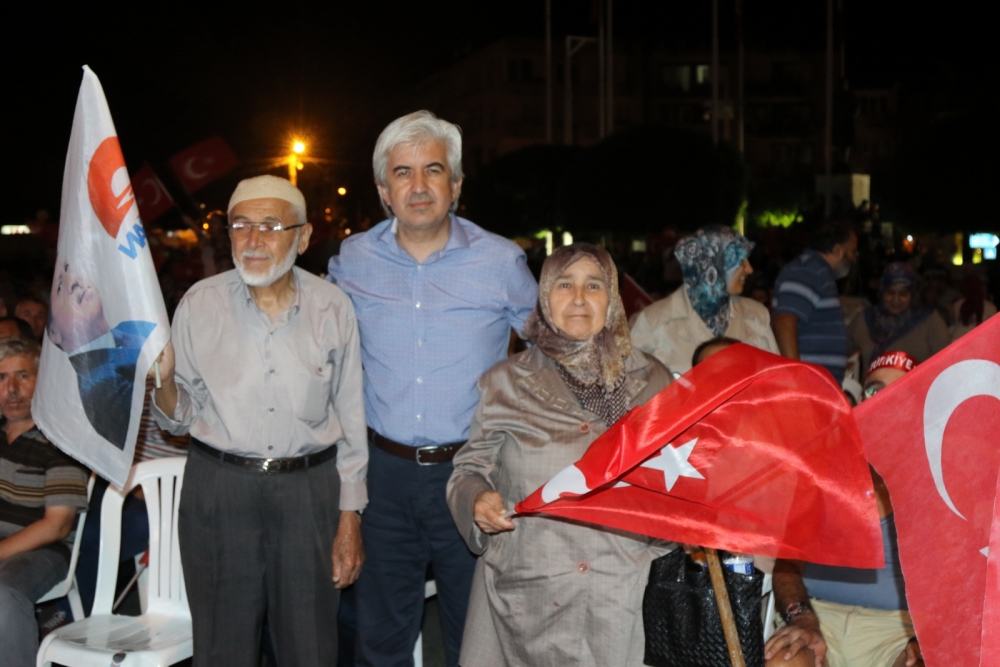 Fotoğraflarla Akhisar'daki demokrasi nöbetinin son günü 66