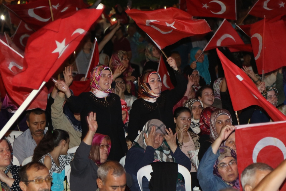 Fotoğraflarla Akhisar'daki demokrasi nöbetinin son günü 7
