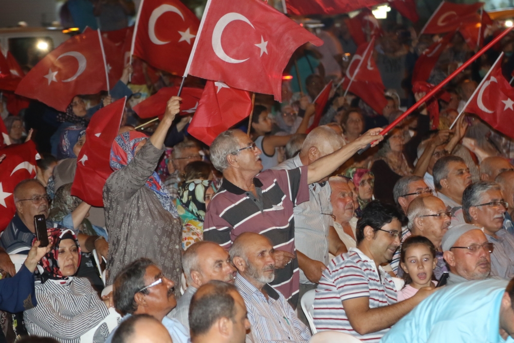 Fotoğraflarla Akhisar'daki demokrasi nöbetinin son günü 9