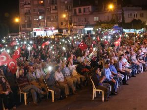 Fotoğraflarla Akhisar'daki demokrasi nöbetinin son günü