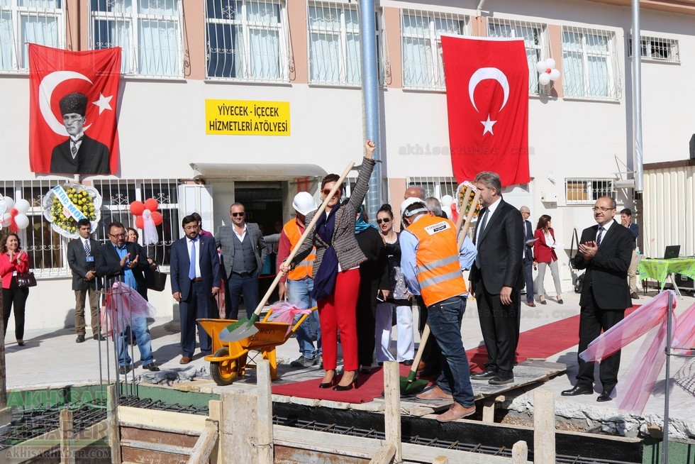 Fotoğraflarla Z.G.Ö. Kız Meslek Anadolu Lisesi Akıllı Spor Salonu Temel 1