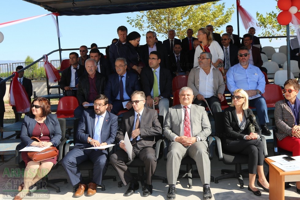 Fotoğraflarla Z.G.Ö. Kız Meslek Anadolu Lisesi Akıllı Spor Salonu Temel 36