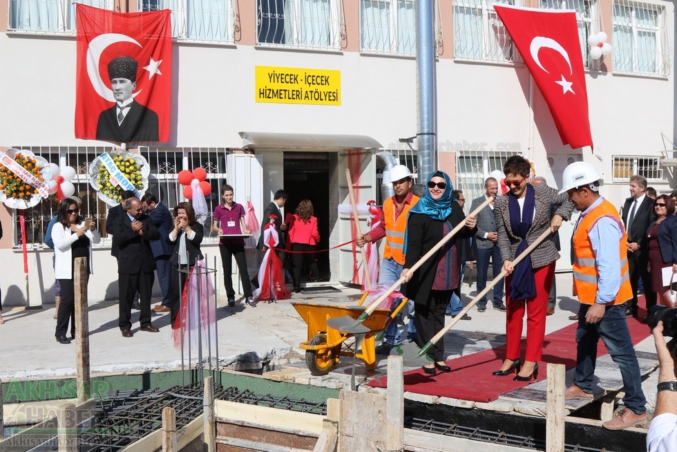 Fotoğraflarla Z.G.Ö. Kız Meslek Anadolu Lisesi Akıllı Spor Salonu Temel 90