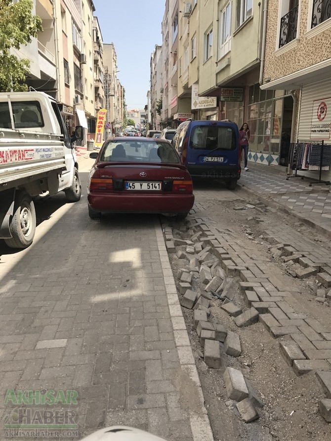 Akhisar yolları delik deşik, işte vatandaş gözünden Akhisar sokakları 43