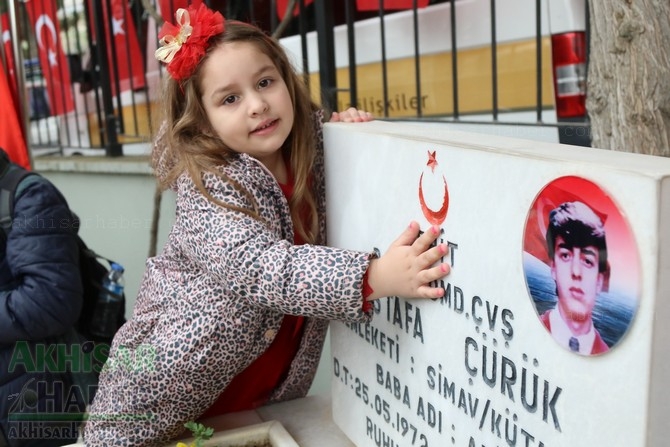 Akhisar'da 18 Mart Şehitler Günü ve Çanakkale Zaferinin 103.Yılı 1