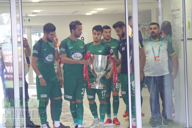 Akhisarspor, Ziraat Türkiye Kupası ile sahada taraftarı selamladı 2