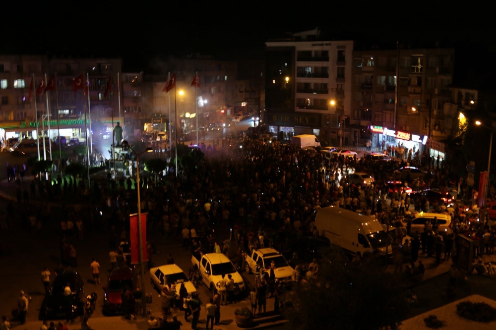 İşte dün gece Akhisar sokaklarından Süper Kupa kutlamaları 2