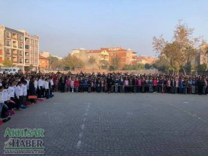 Gazi Ortaokulu, Ata’sını saygıyla andı