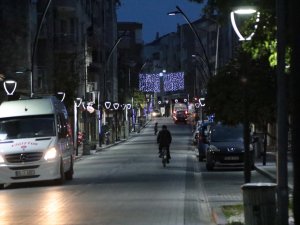Akhisar'da sokaklar 2020'ye ışıl ışıl girecek