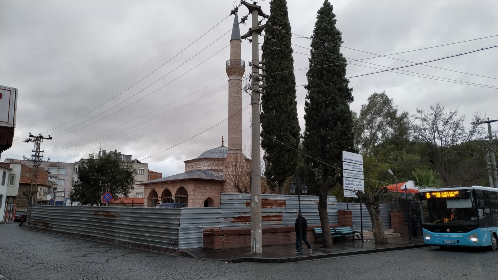 Akhisar Gülruh Yeni Camii restorasyon çalışmaları devam ediyor 1
