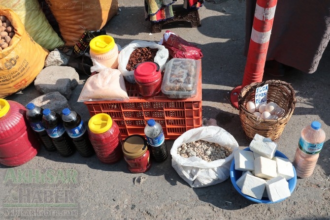 Akhisar'da Çarşamba günleri kurulan köylü pazarından objektiflerimi 2
