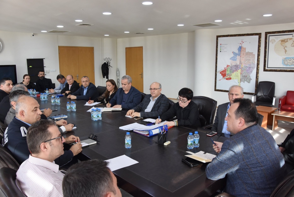 Akhisar Belediyesi Başkanı Besim Dutlulu, müdürleri ile toplantı yaptı 2