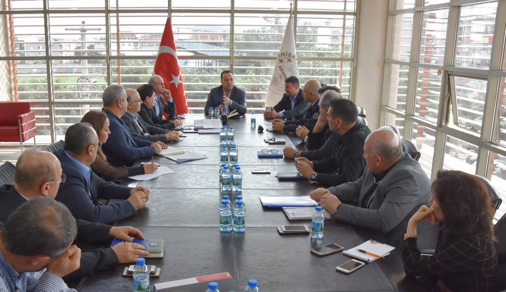 Akhisar Belediyesi Başkanı Besim Dutlulu, müdürleri ile toplantı yaptı 6