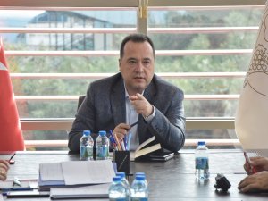 Akhisar Belediyesi Başkanı Besim Dutlulu, müdürleri ile toplantı yaptı