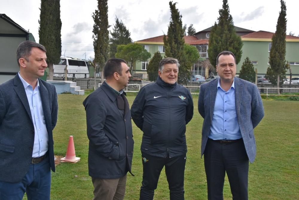 Belediye Başkanı Besim Dutlulu'dan, Akhisarspor'a ziyaret 3