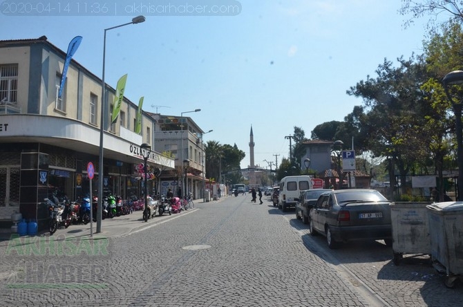 Koronavirüs tedbirleri kapsamında 14 Nisan Akhisar Sokak ve caddeleri bö 1
