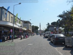 Koronavirüs tedbirleri kapsamında 14 Nisan Akhisar Sokak ve caddeleri bö