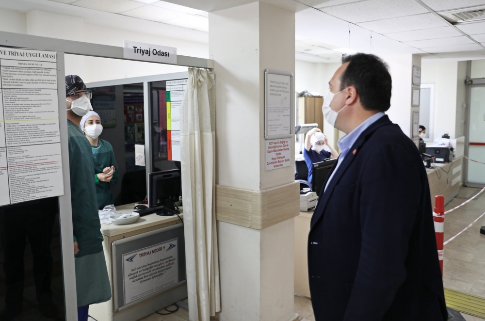 Başkan Besim Dutlulu, sağlıkçıların bayramını kutladı 3