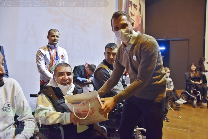 Akhisar Belediyesi 3 Aralık Dünya Engelliler Günü programı büyük beğeni 57
